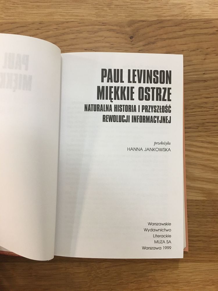 Miękkie ostrze Paul Levinson Spectrum