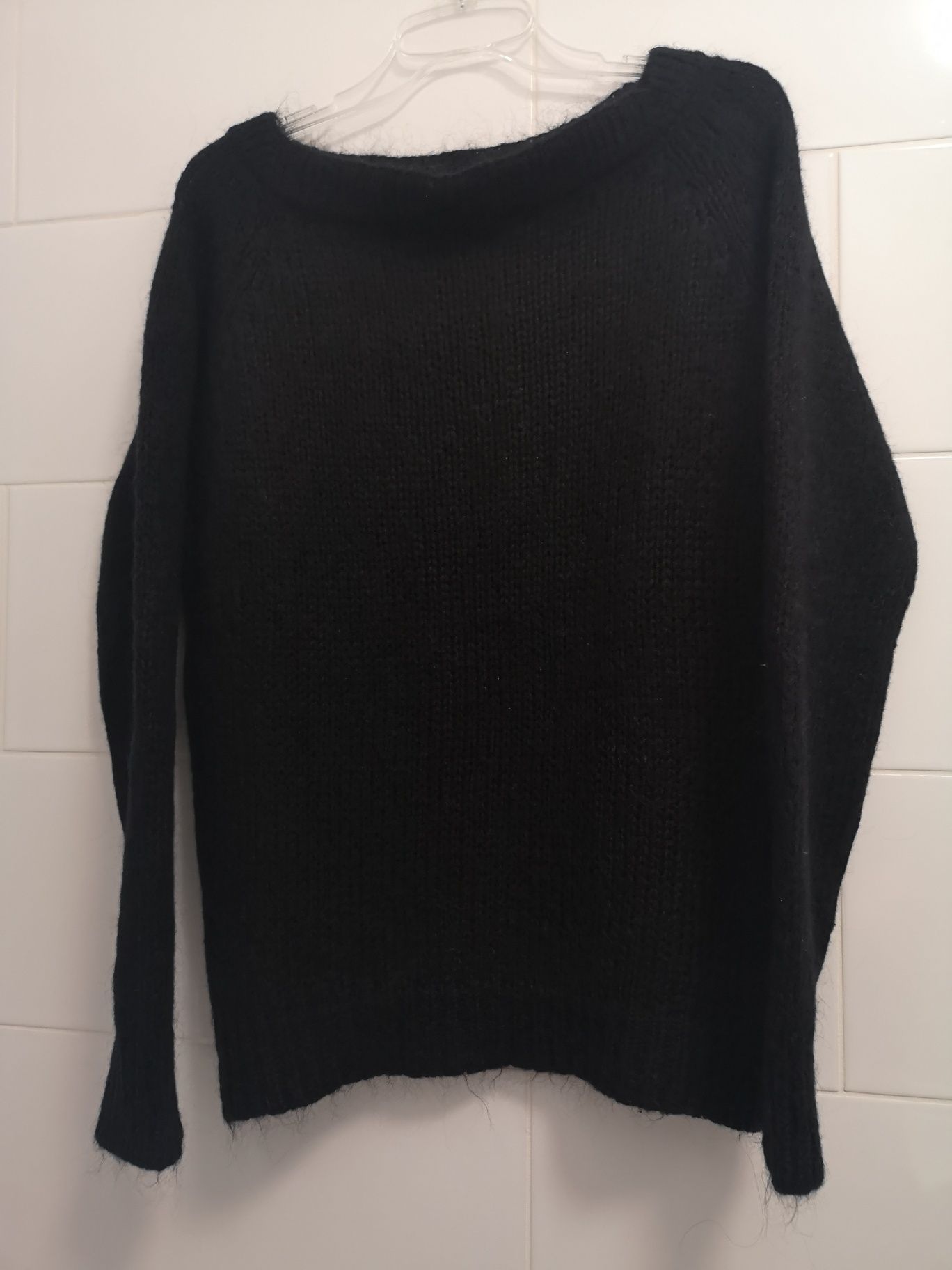 Czarny moherowy sweter INTENSI r. 34/36