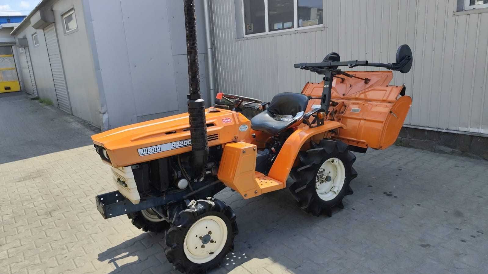 Japoński traktorek Kubota B 1200 z glebogryzarką 4x4 12 km