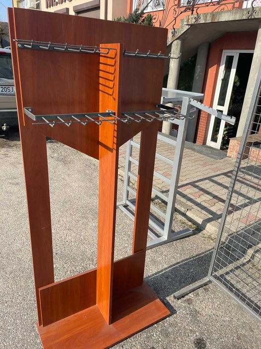 Wyposażenie sklepu odzieżowego