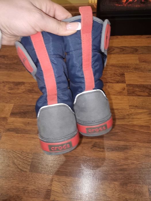 Зимові черевики  Crocs j6-38-24/25cm