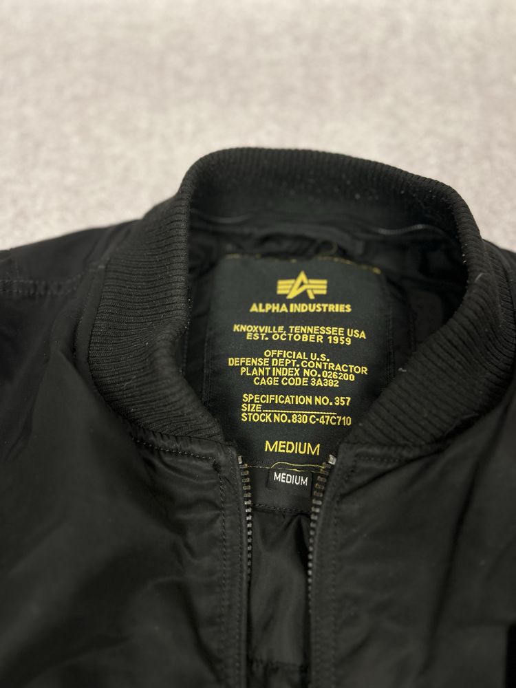 Чоловічий бомбер Alpha Industries