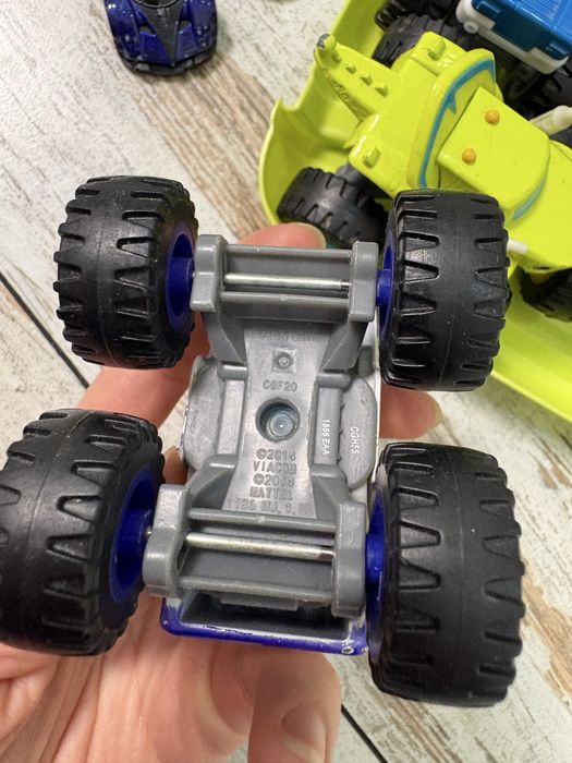 Чудо машинки від Matell Fisher price металеві