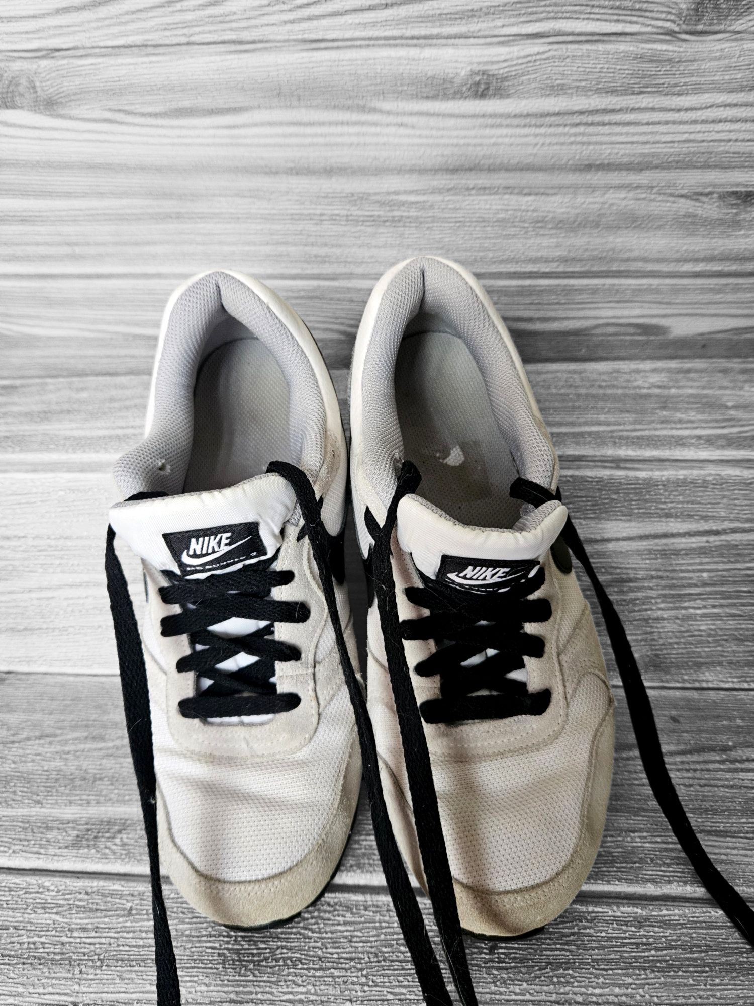 Sneakersy damskie Nike MD Runner sportowe biegowe lekkie zamszowe 40