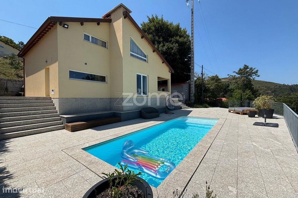 Moradia T4 Rio Rabagão-Gerês com Logradouro