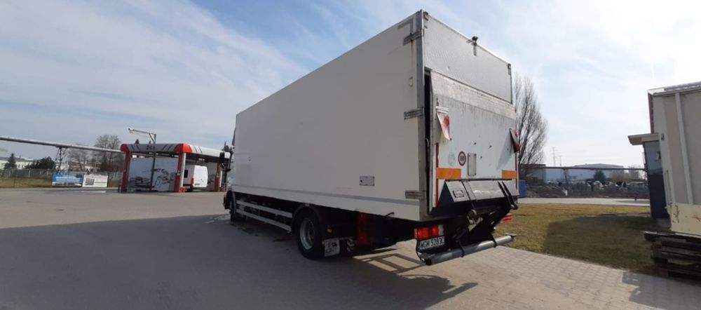 Mercedes Axor 1824 kontener 19 palet winda mozliwa zamiana na busa