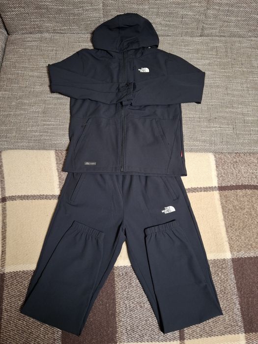 Спортивний костюм TNF