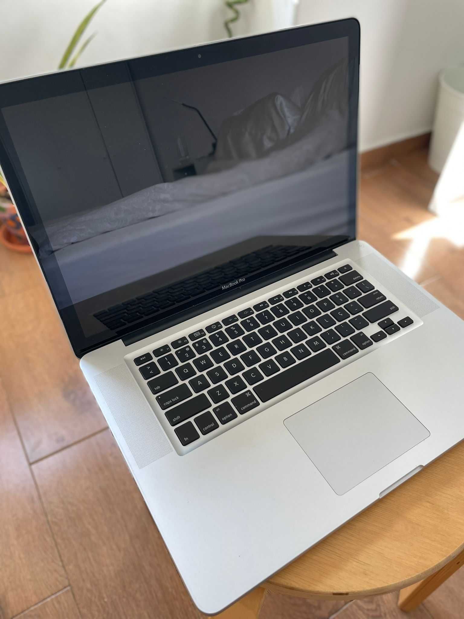 Dois computadores por um