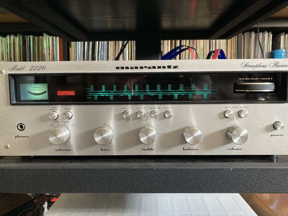 Marantz 2220 receiver