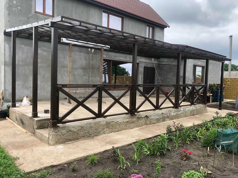 Крыльцо, веранда, терраса, входная группа для частного дома из дерева