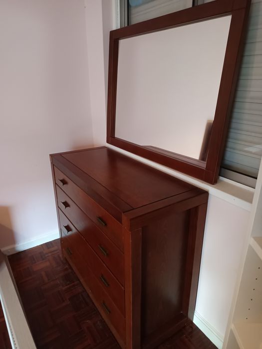 Cama + mesinhas de cabeceira + comoda com espelho