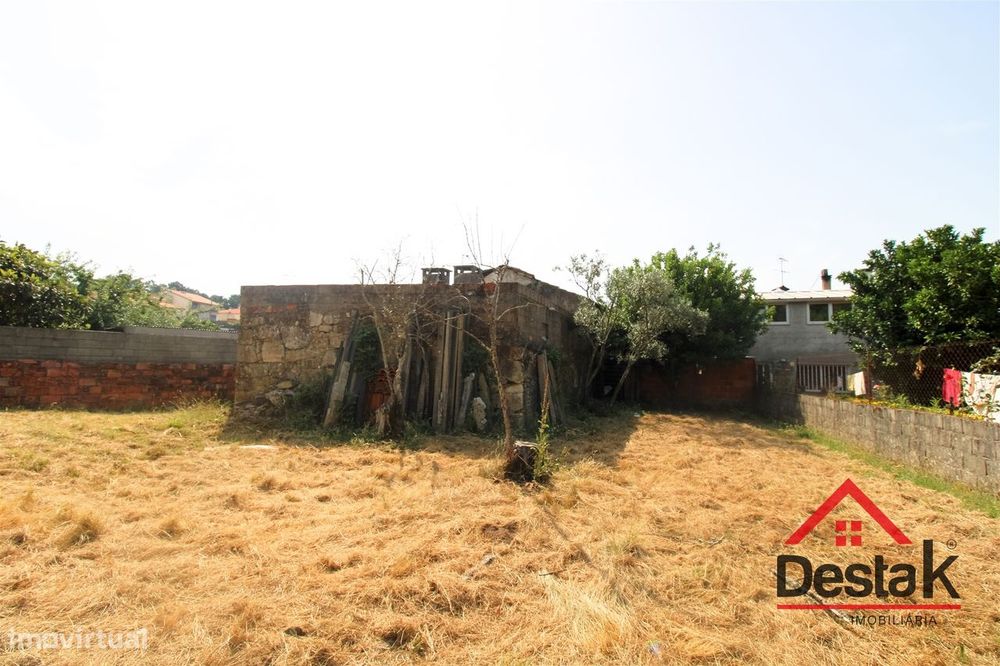 Terreno com viabilidade de construção e cultivo em Viseu.