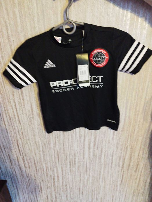 Футболка adidas на хлопчика 4-5 років