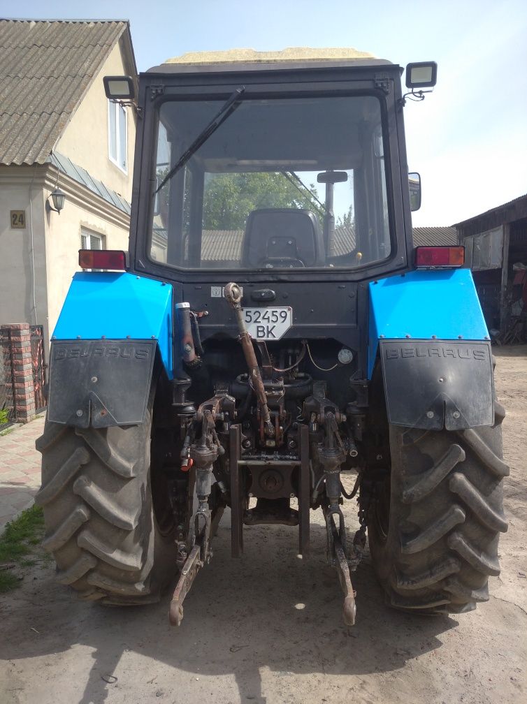 Продам трактор МТЗ 1221.2 рік випуску2012 в хорошому стані