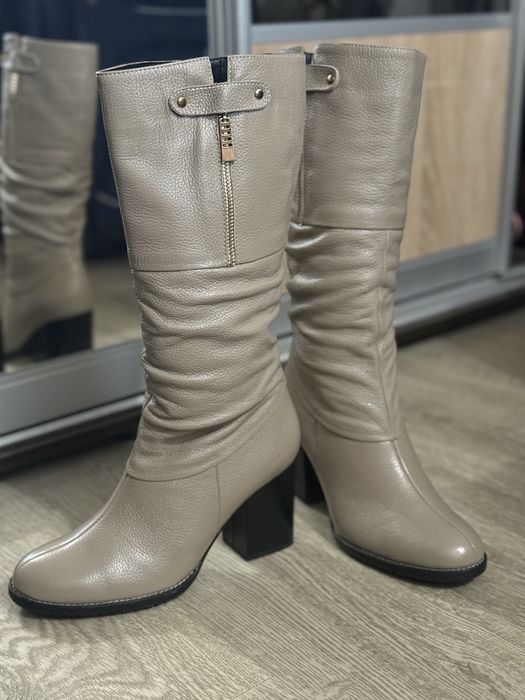 Чоботи жіночі, вдягалися один раз , дефектів немає