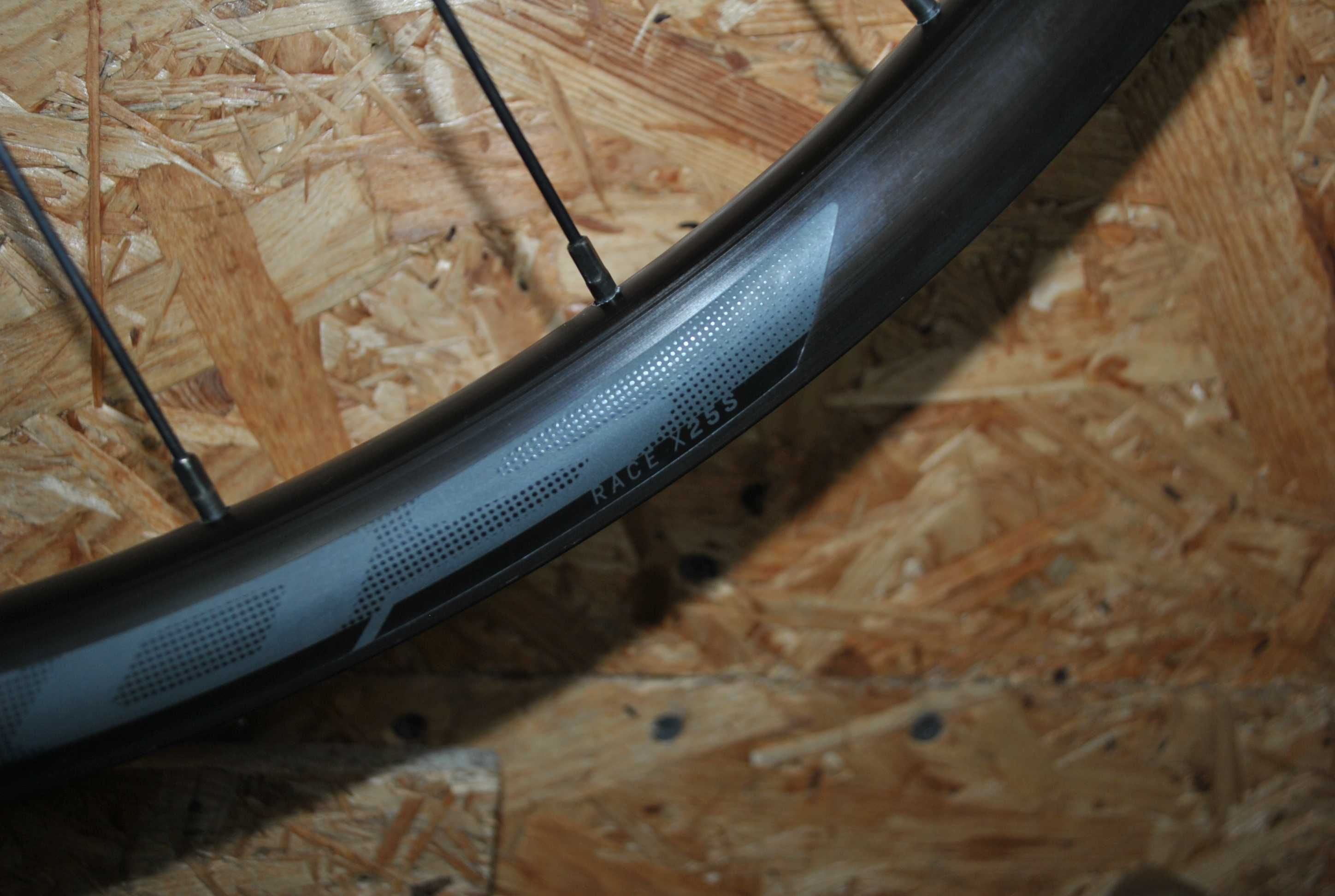 Idealne Koło przód Scott Syncros  Race X25S 622x25 disc 12x100, Enduro