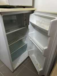 Холодильник не большой