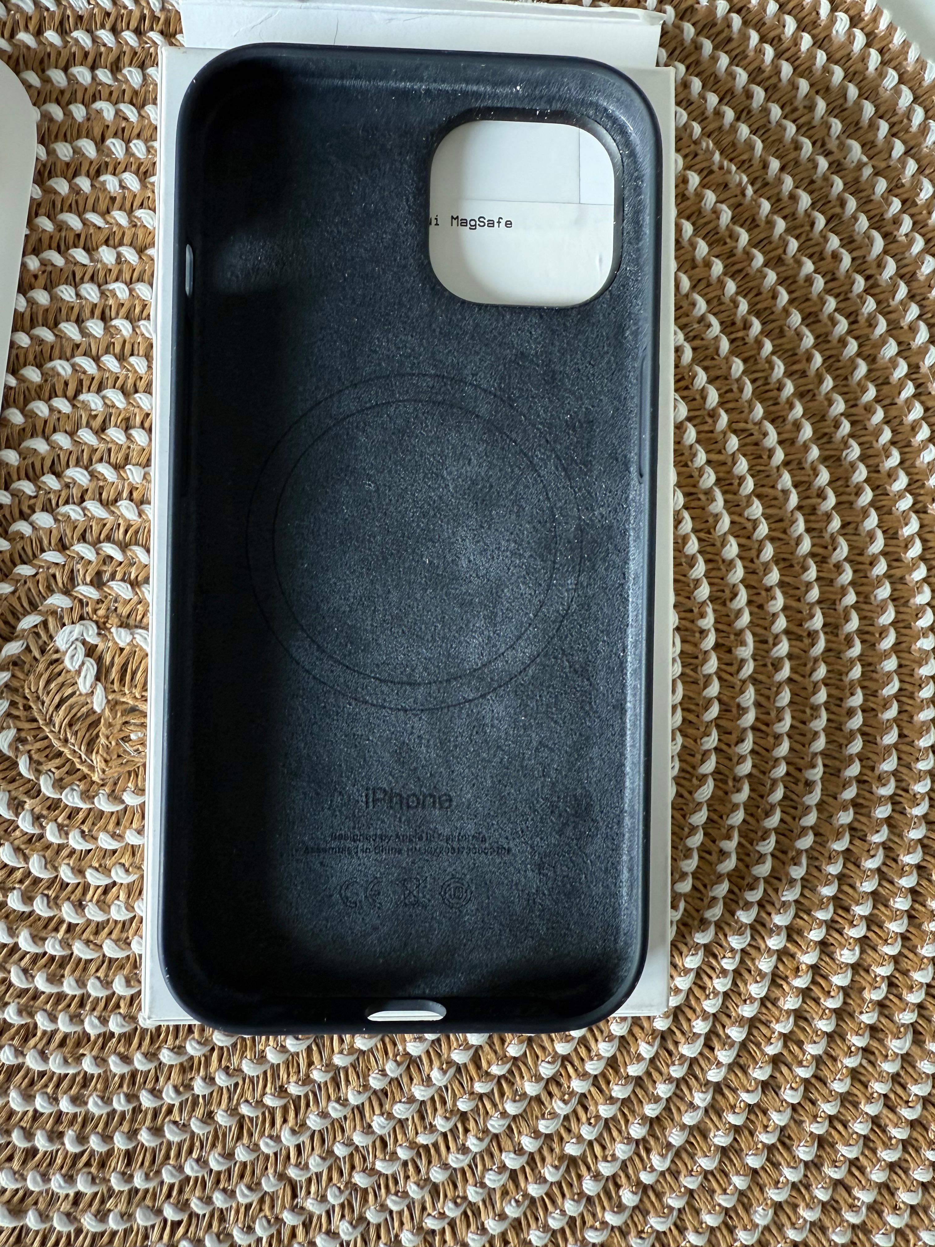 Etui silikonowe APPLE iPhone 15 czarne