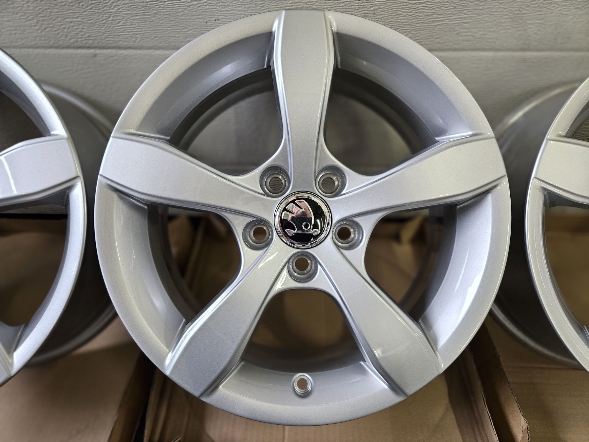 Skoda 15 Nowe 5x100 Fabia Rapid Scala Roomster Praktik Felgi Alufelgi