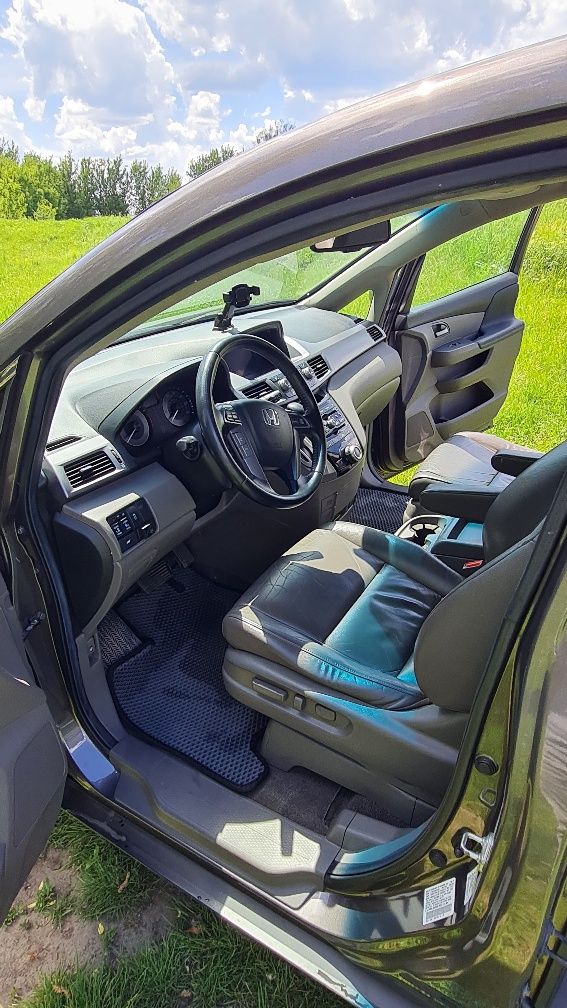 Продам Honda Odyssey 2011