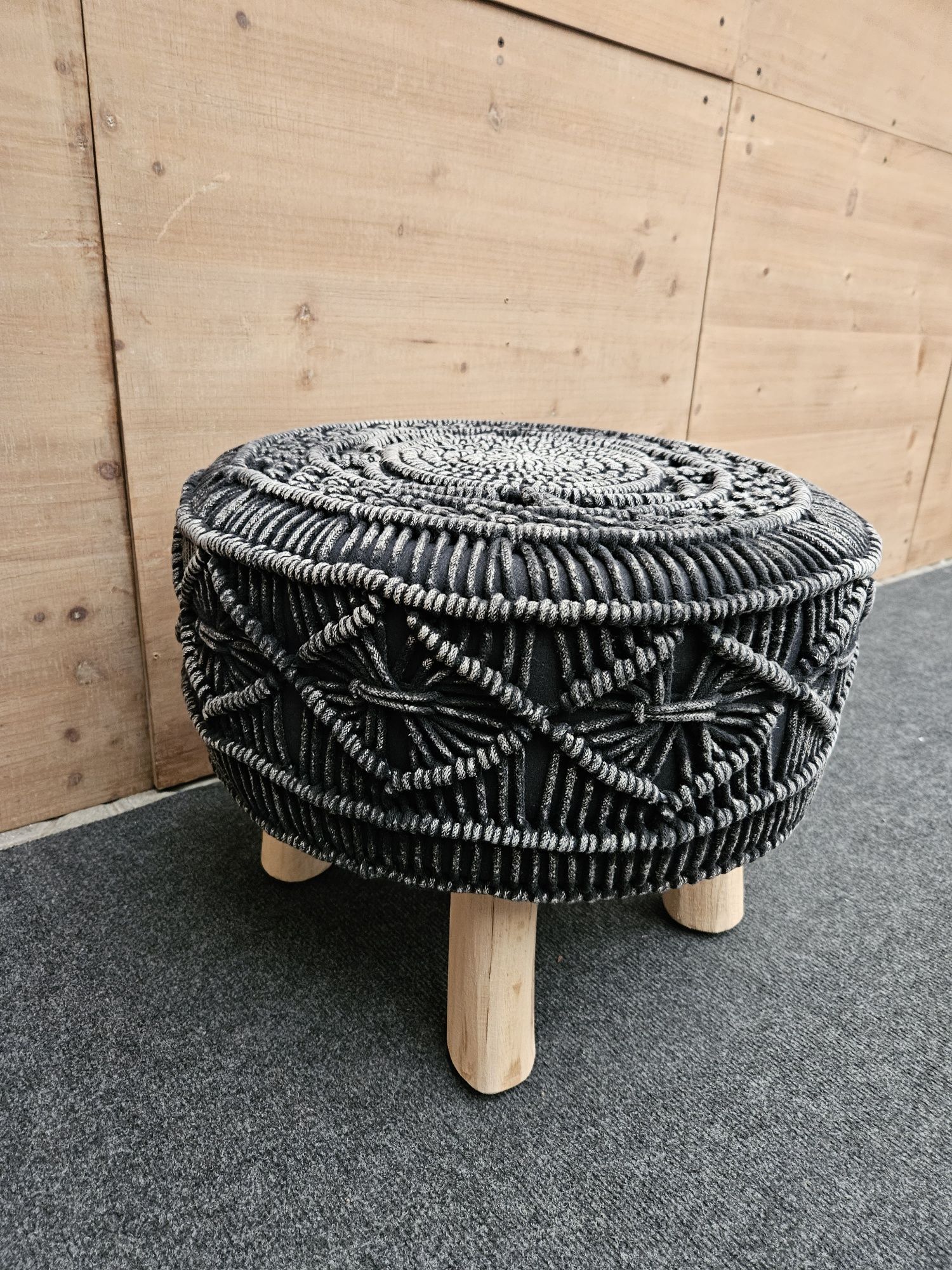 Małe siedzisko stołek taboret z bawełnianym orientalnym wzorem