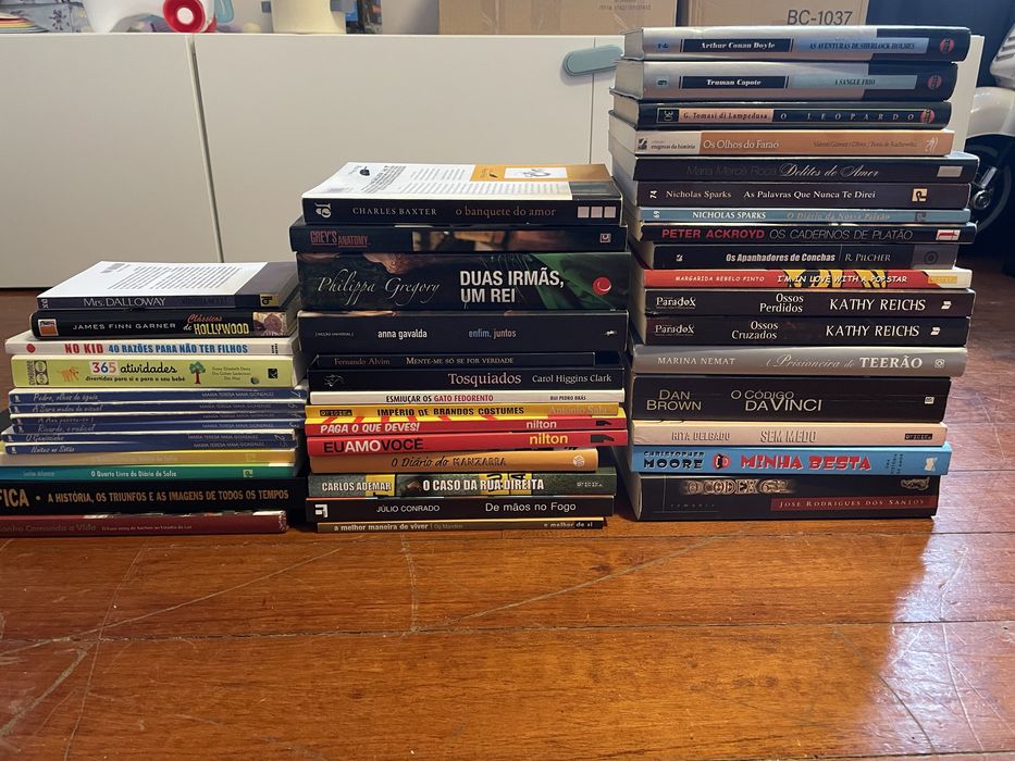 Conjunto de 45 livros