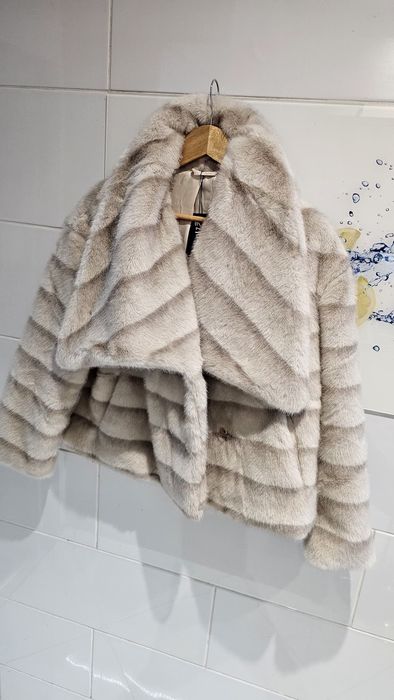 Nowa z metką futerko