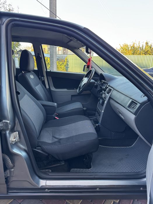 Lada Priora 2011 2170 люкс комплектация