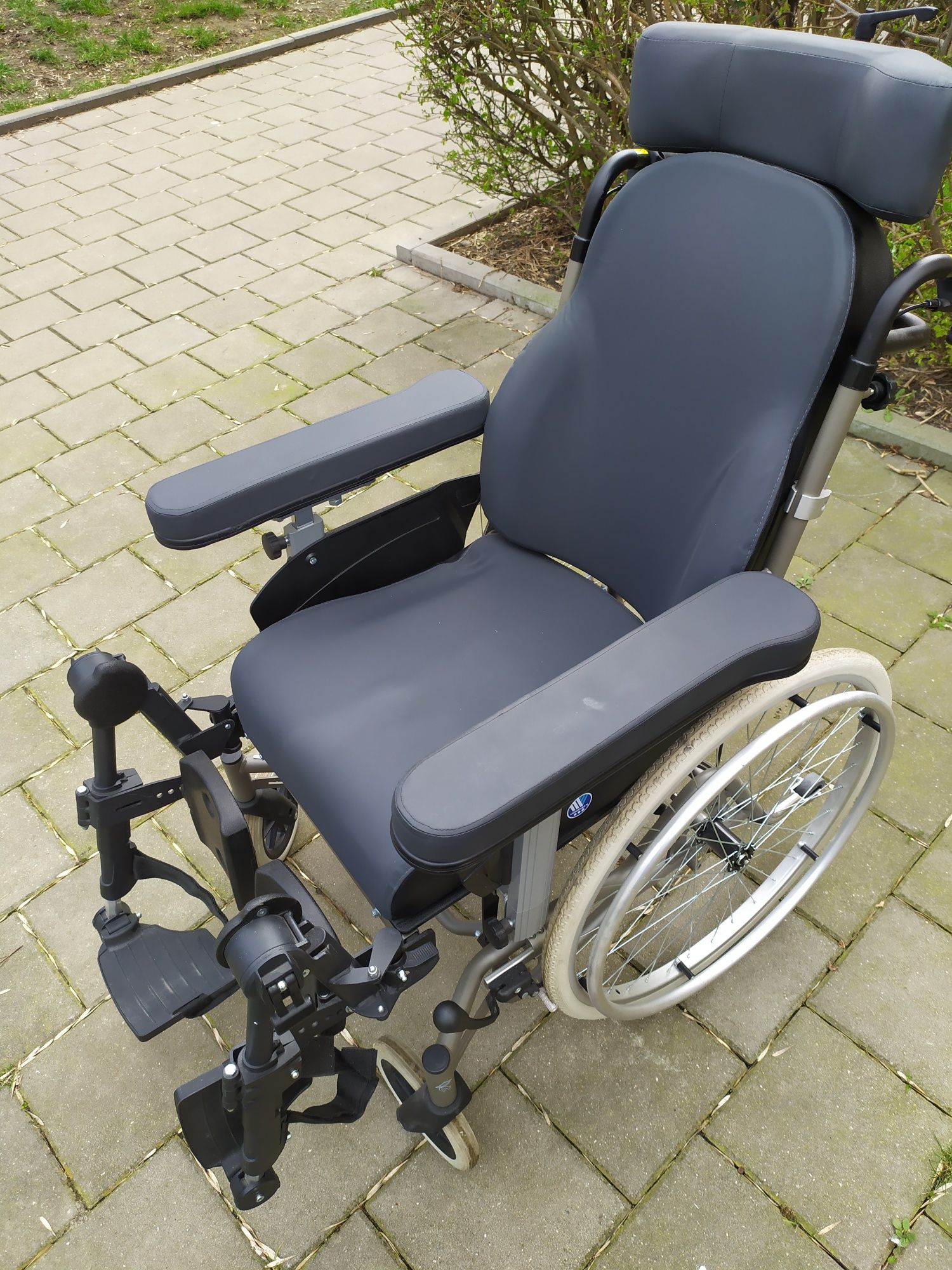 Wózek inwalidzki specjalny
