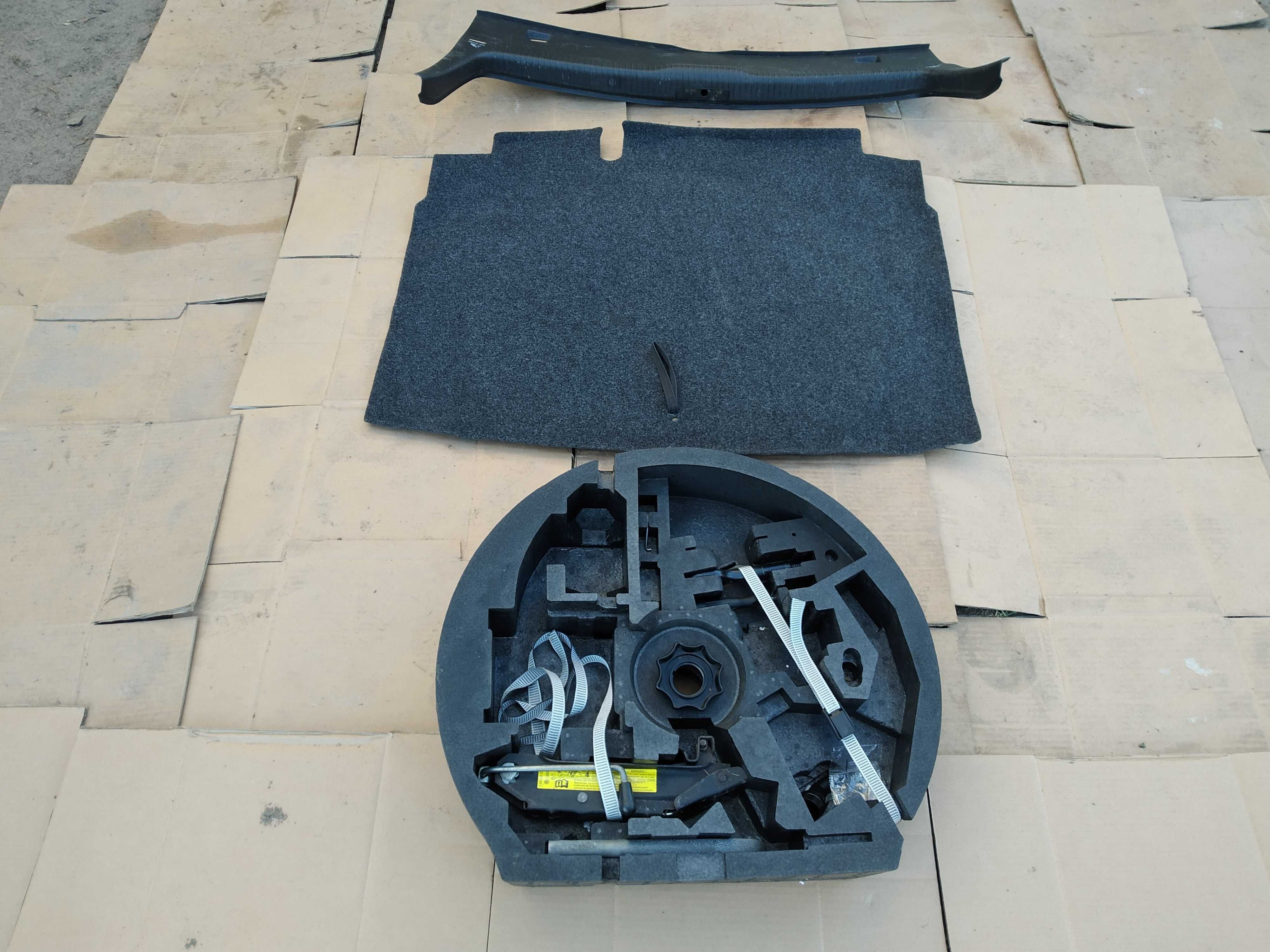 Домкрат крюк буксировочный комплект коврик в багажник Гольф 5 6 Golf