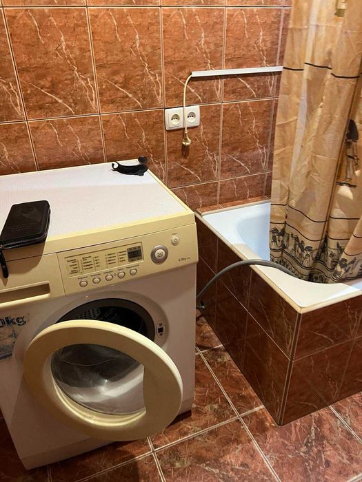 Продам 2 кімнатну квартиру  в  Неполоківцях