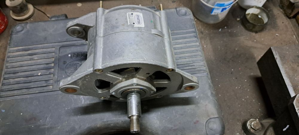 Новий генератор BOSCH 28V 20/65A  ( 0120 468 054)