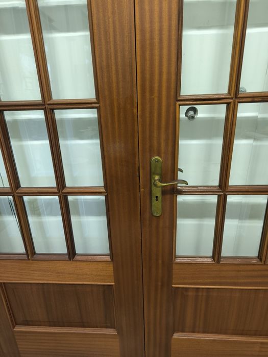 Portas de madeira c/vidro (3 unidades)