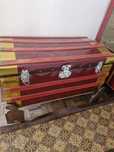 Arca lacada a metal vintage