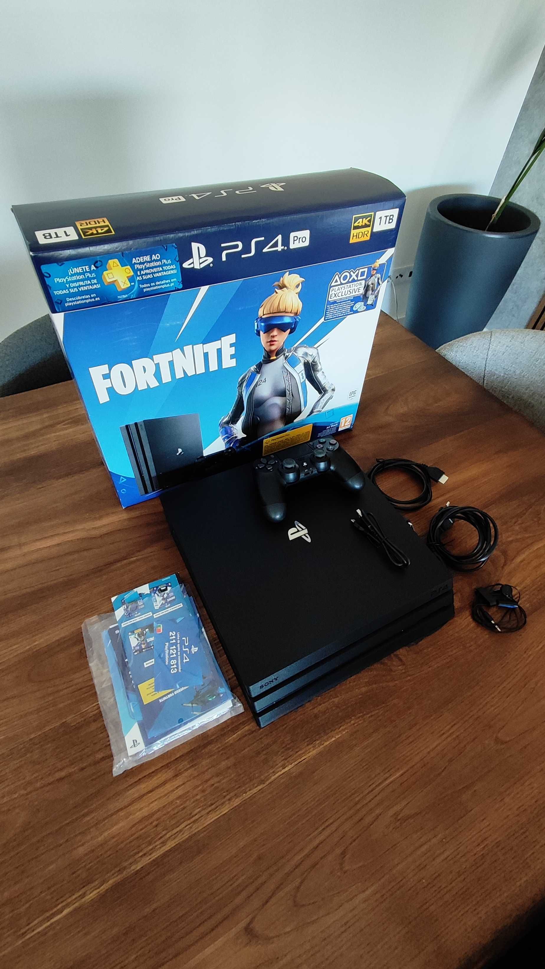 PS4 PRO 1TB 4K HDR (Como Nova+Comando+Caixa+Cabos)