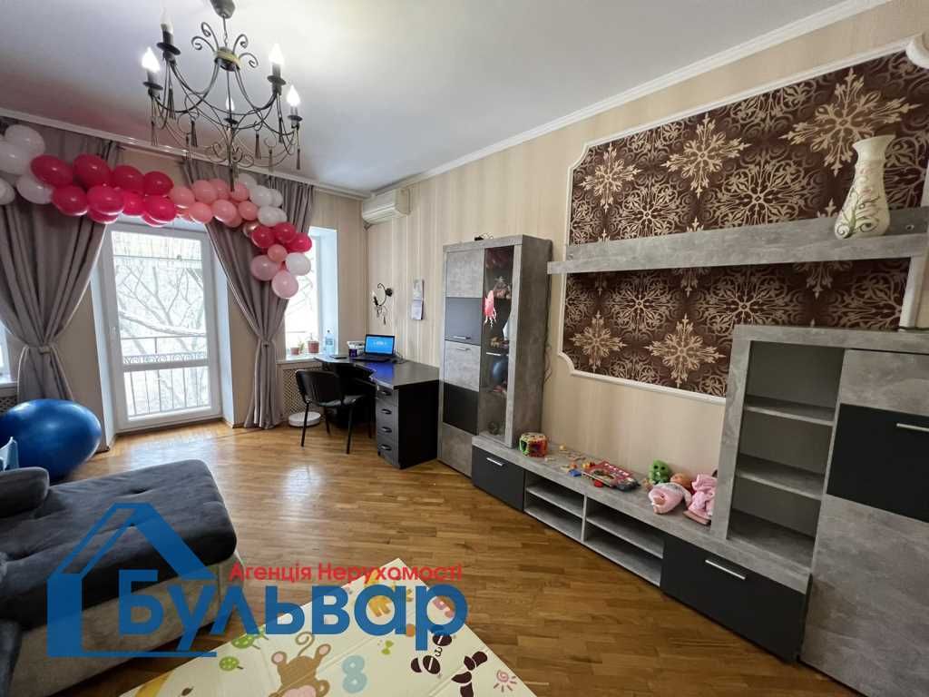 Продам 3к квартиру з ремонтом 85 м.кв біля ПРАПОРА