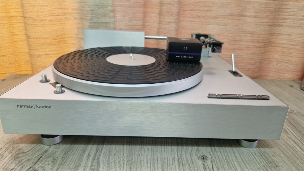 Виниловый проигрыватель Harman Kardon (Rabco) ST7
