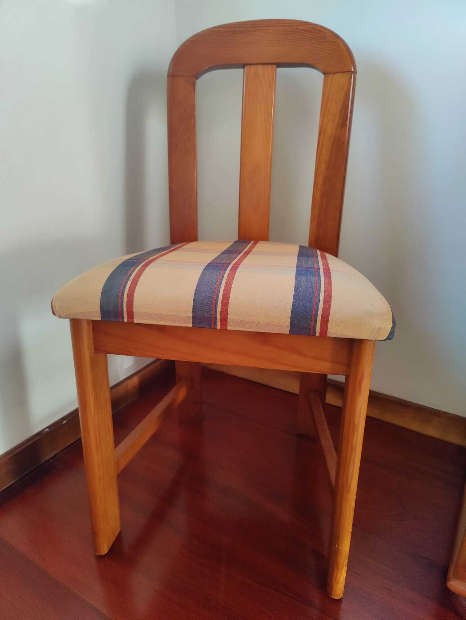Cadeira de Quarto em Pinho