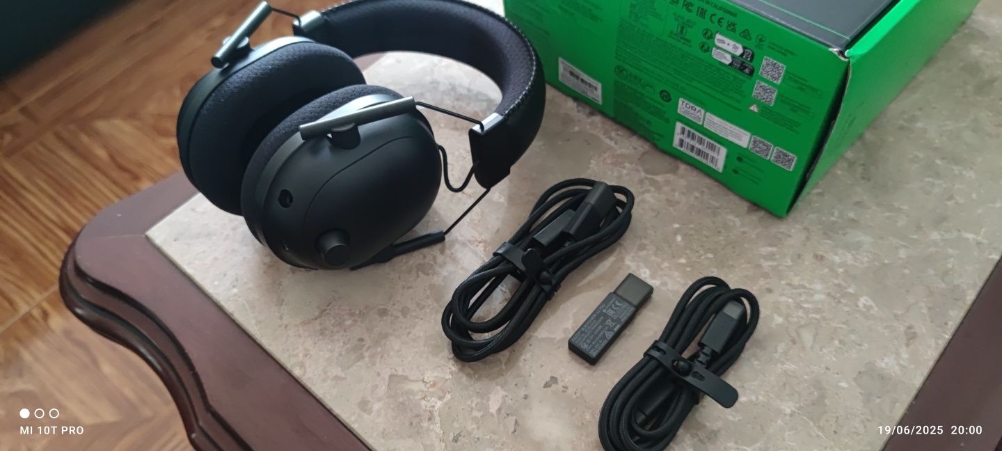 Razer Blackshark v2  pro 2023 bluetooth.