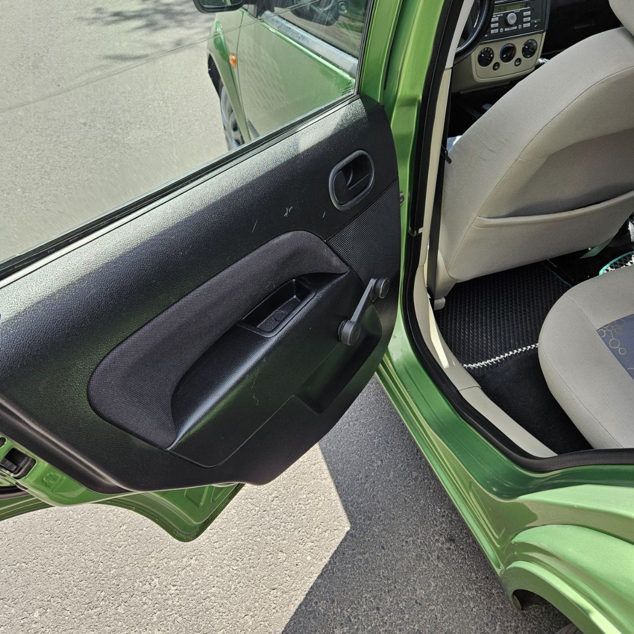Продам Ford Fiesta  в отличном состоянии.