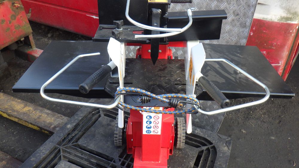 Łuparka do drewna hydrauliczna - 8 t  Nowa /Przywieziona z Dani