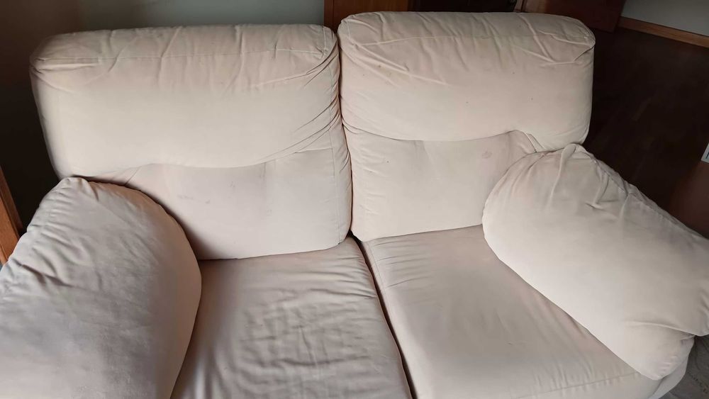 Sofá de 2 lugares tamanho grande pele pêssego bege