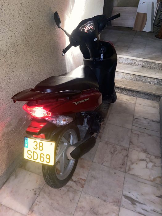 Honda Vision 50cc 4 tempos em bom estado
