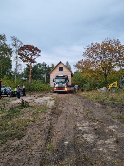 Usługi HDS. Dzwig ..Żuraw 28 m.. 16t