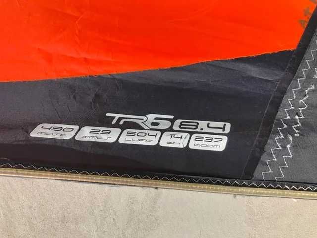 Vela de windsurf slalom race 8.4