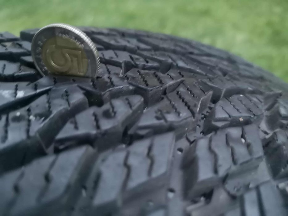 Koła toyota Auris czujniki 195/65/15 opony zimowe Nokian kołpaki tpms