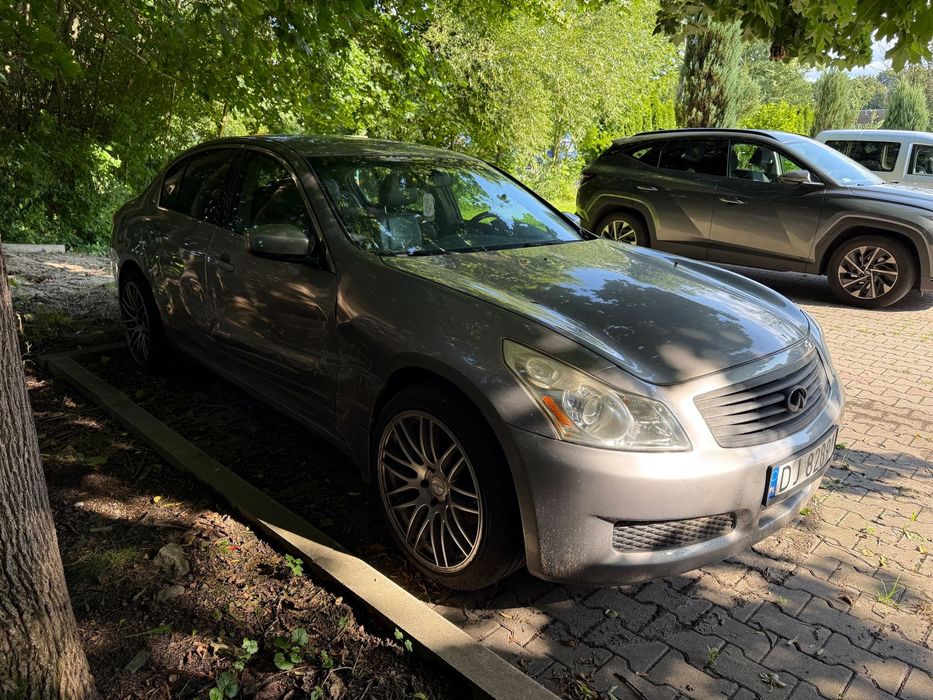 Infiniti G Infiniti G37x // lekko uszkodzony // silnik igła