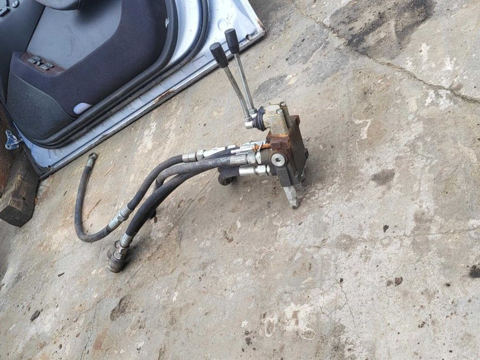 rozdzielacz dwusekcyjny sterowanie zewnetrzne c360 zlacza przewody