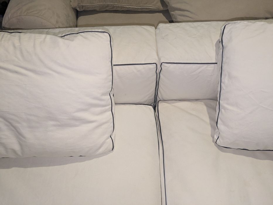 Продам білий диван фірми bobois привезений з Німеччини