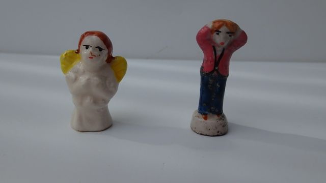 Figuras pequenas em cerâmica